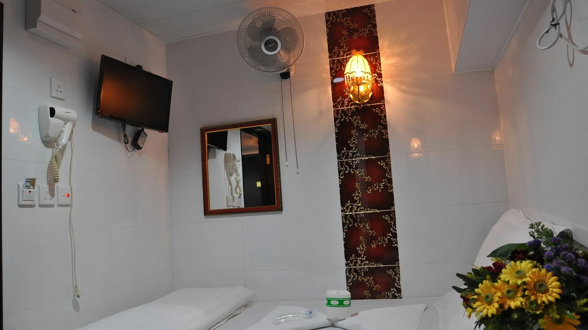 New Guangzhou Guesthouse - Hostel Kowloon  Kowloon (Hong Kong)