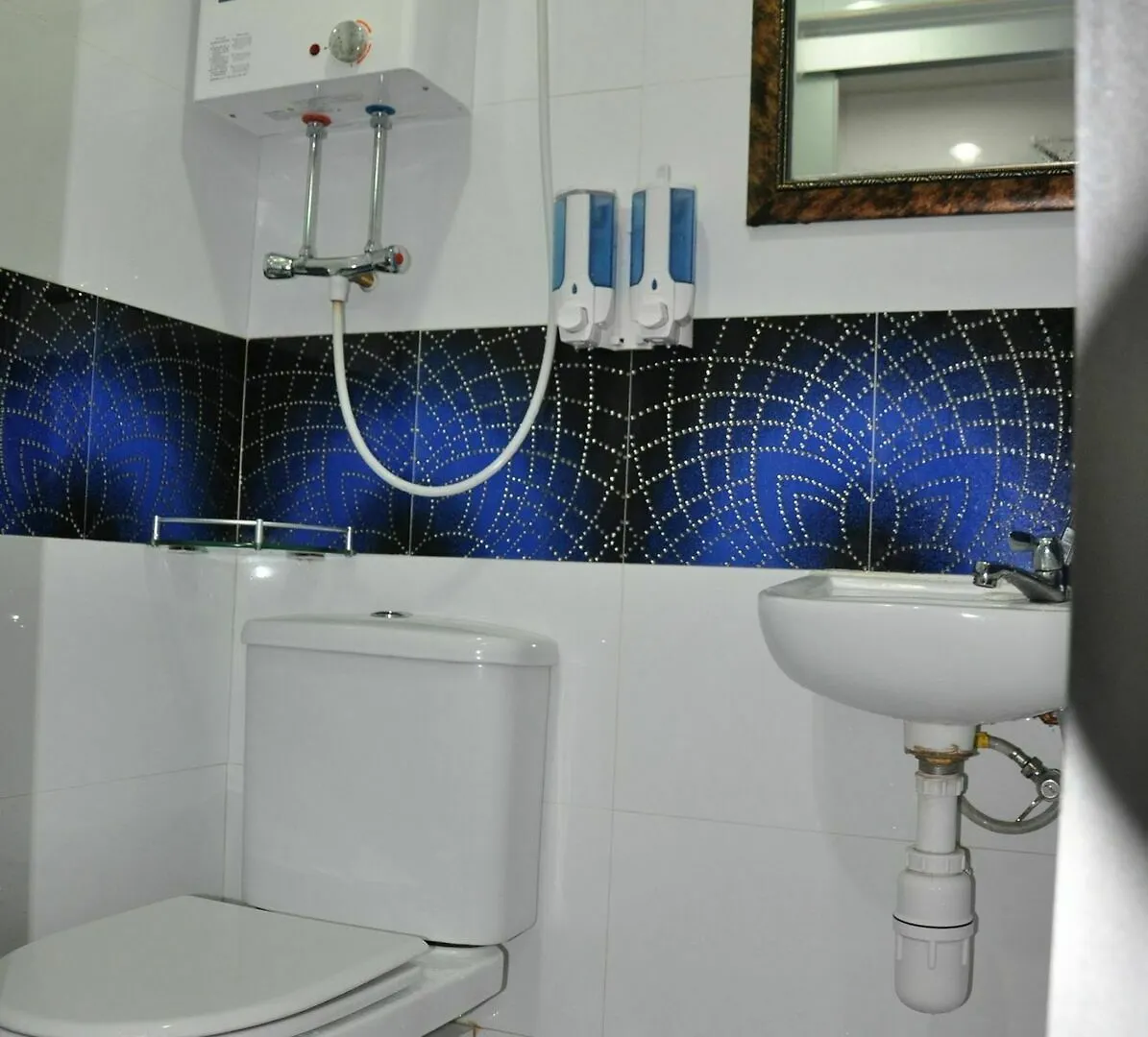 Hotel New Guangzhou Guesthouse - Hostel Kowloon